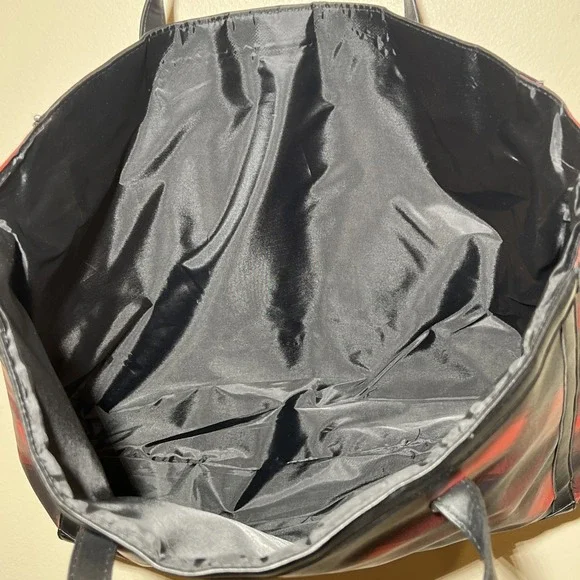 Victoria's Secret Open Top Weekender Holiday Black Red Plaid Women Tote Bag NWOT - Picture 8 of 12